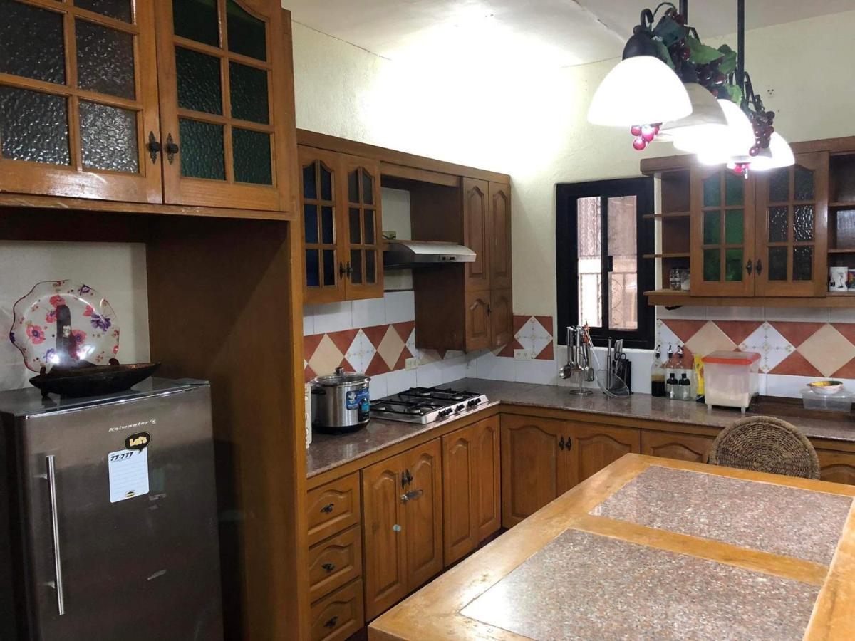 Tagaytay Bnr Guesthouse 4Br With Balcony 12-14 Guest Tagaytay City Exteriör bild