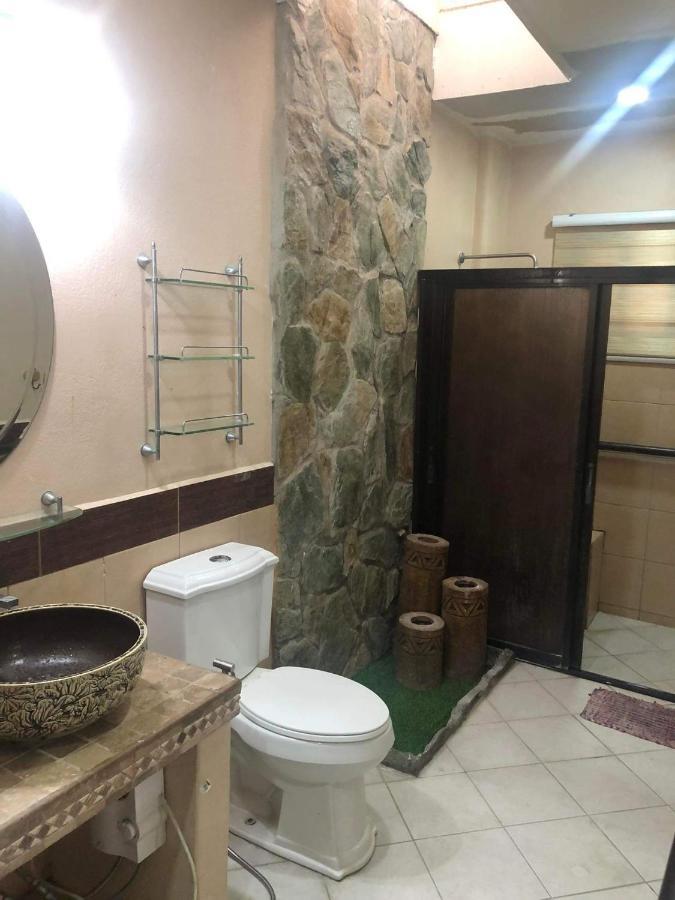 Tagaytay Bnr Guesthouse 4Br With Balcony 12-14 Guest Tagaytay City Exteriör bild