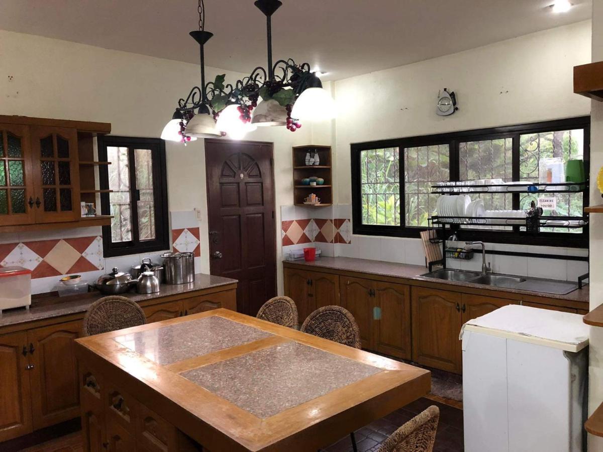 Tagaytay Bnr Guesthouse 4Br With Balcony 12-14 Guest Tagaytay City Exteriör bild